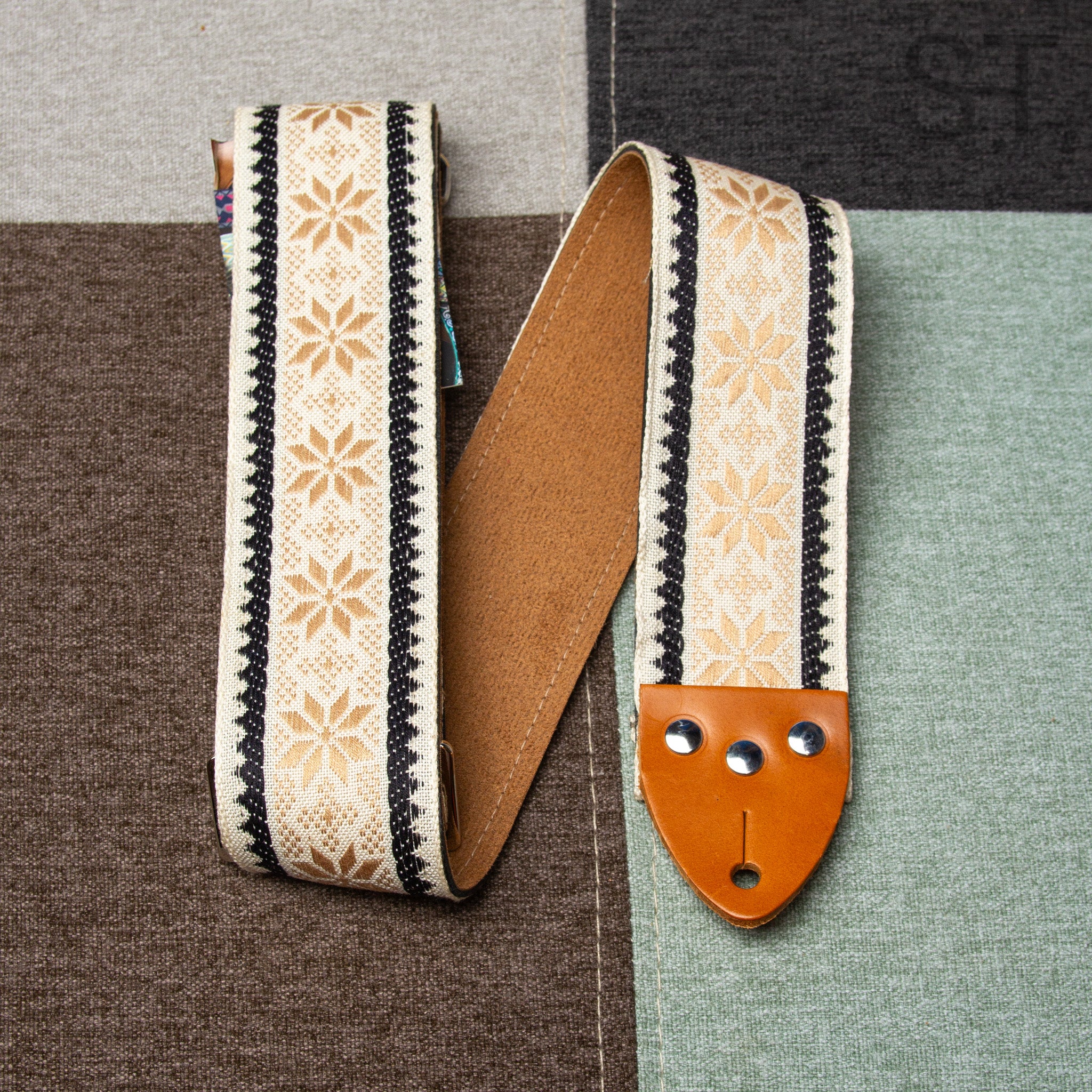 Tom's Vintage Straps - Beige 'Poinsettia' Gitarren-/Bass-Hippie-Gurt