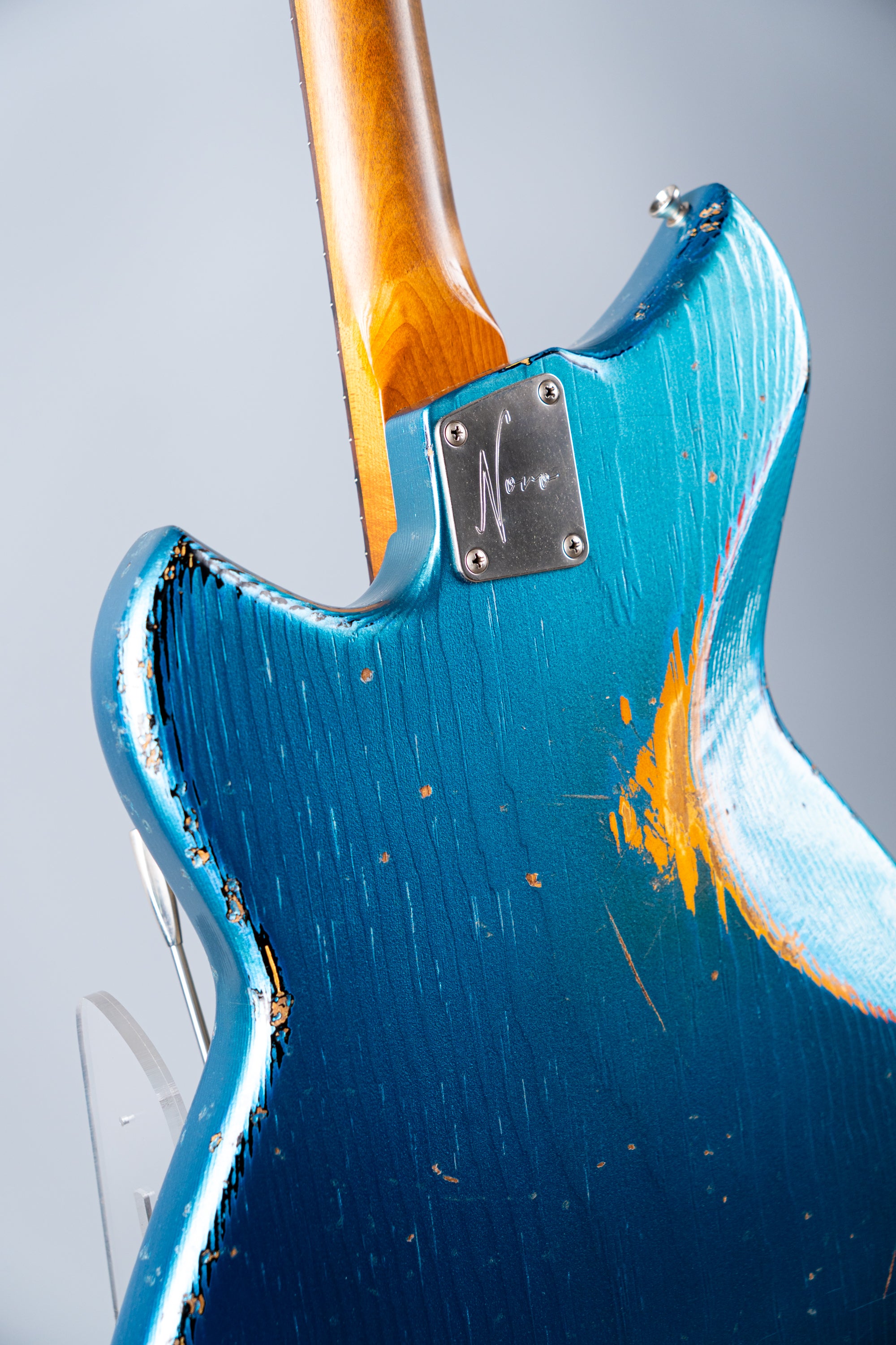 Novo Guitars Serus J - Lake Placid Blue over '64 3-Tone Burst