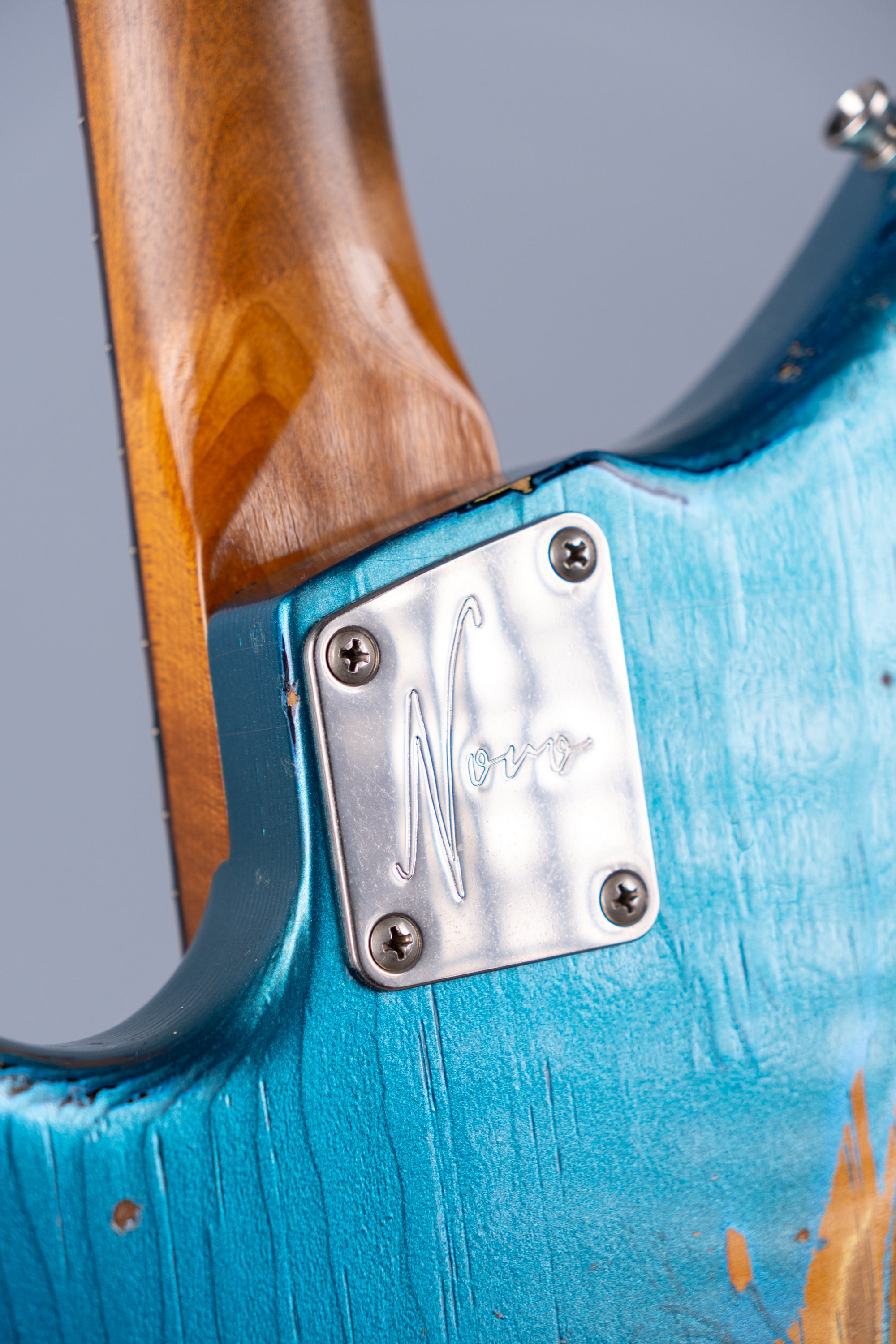 Novo Guitars Serus J - Lake Placid Blue over '64 3-Tone Burst