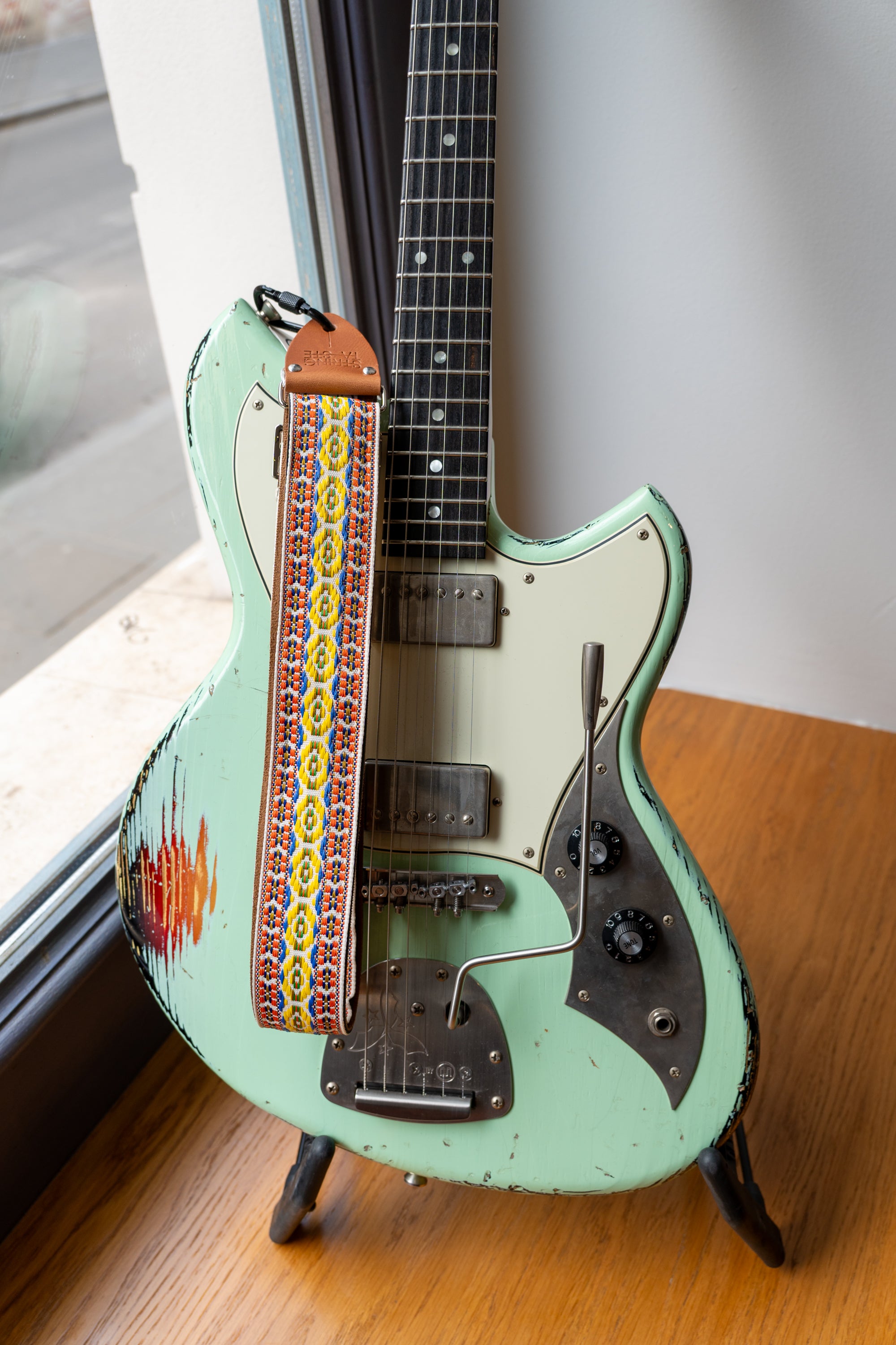 Tom's Vintage Straps - 'Caramel Crossroads' Gitarren-/Bass-Hippie-Gurt