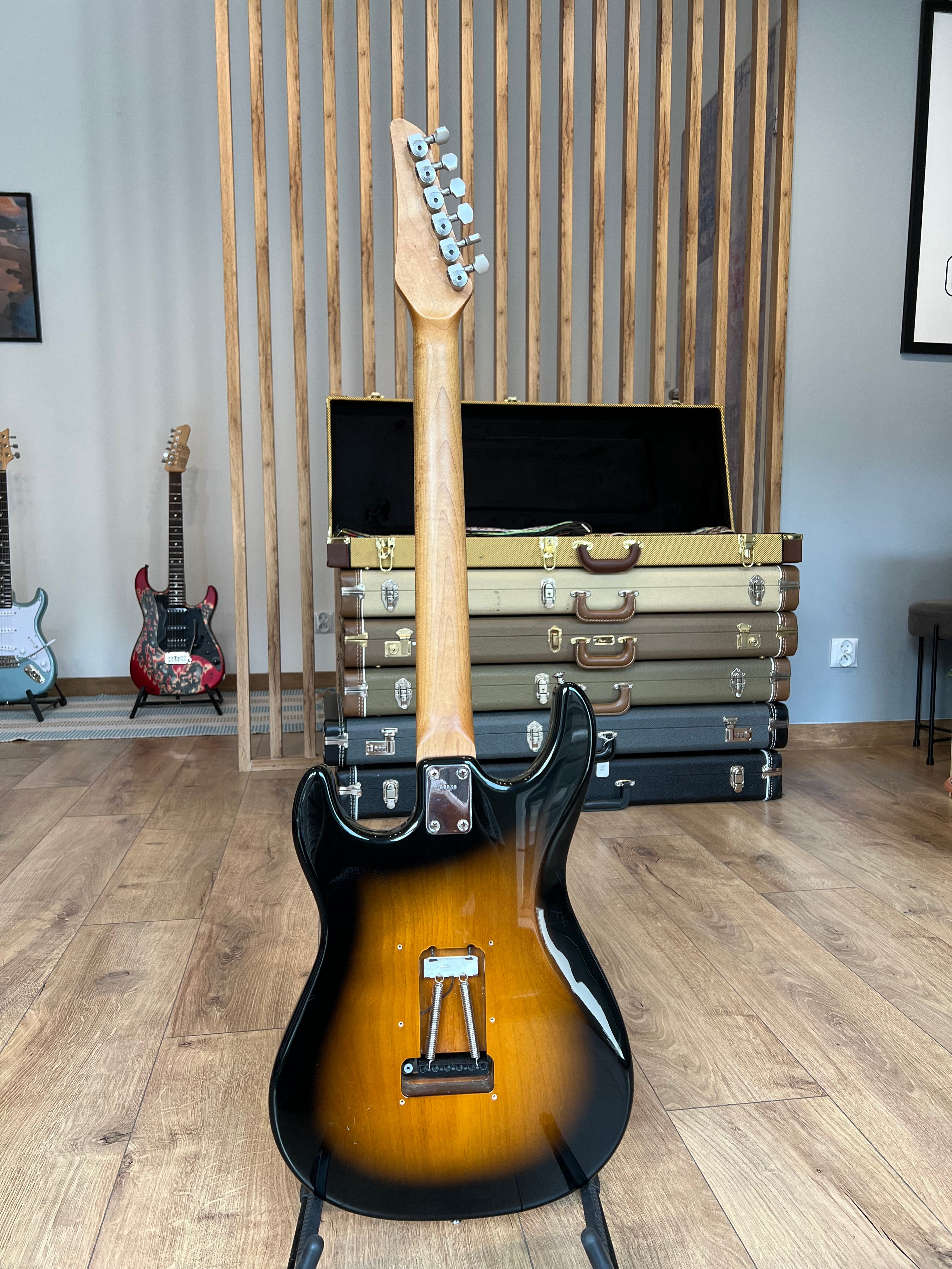 Carvin Bolt T 2-tone Sunburst