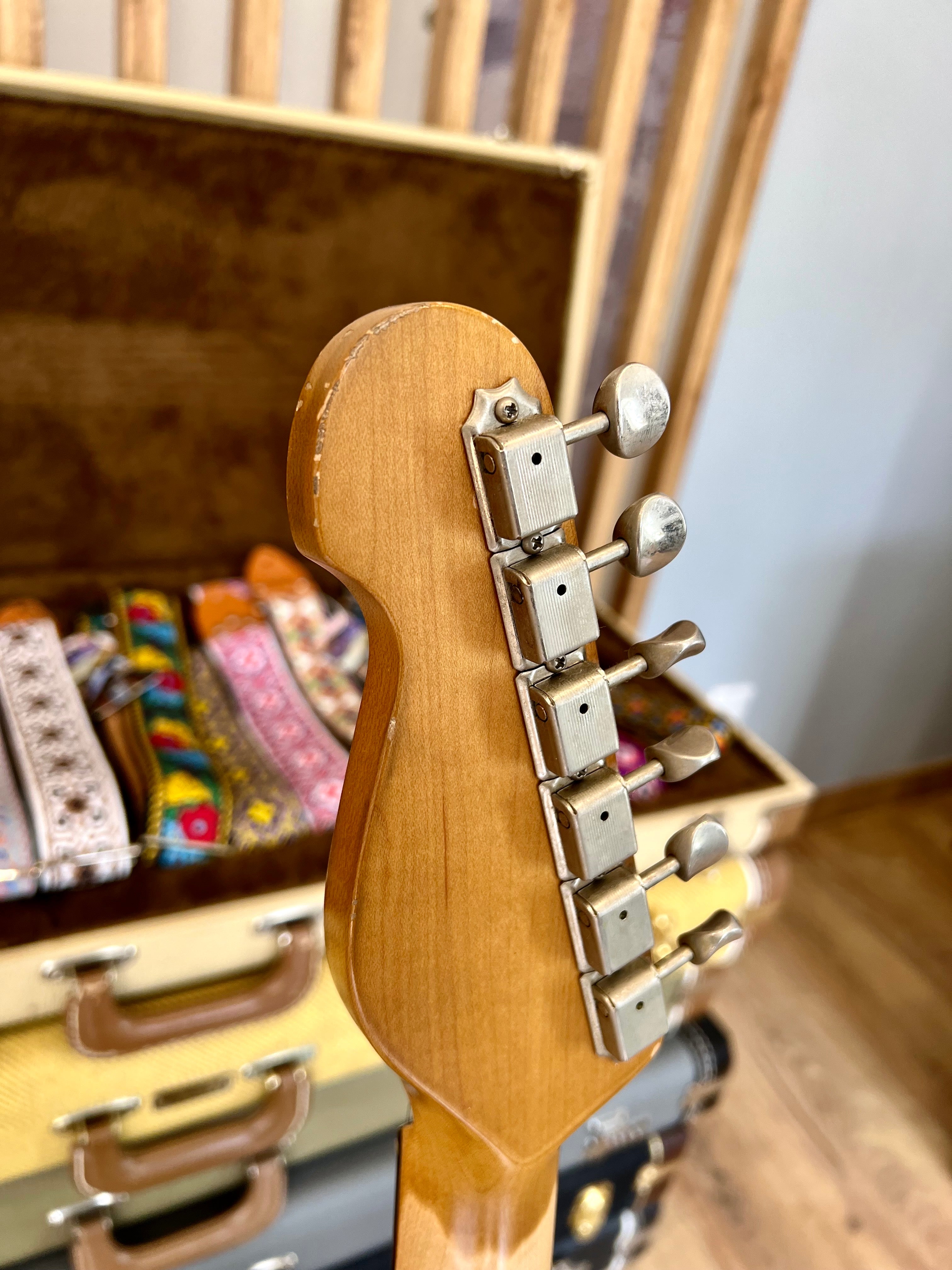 K-Line Springfield 3 Tone Sunburst 2016