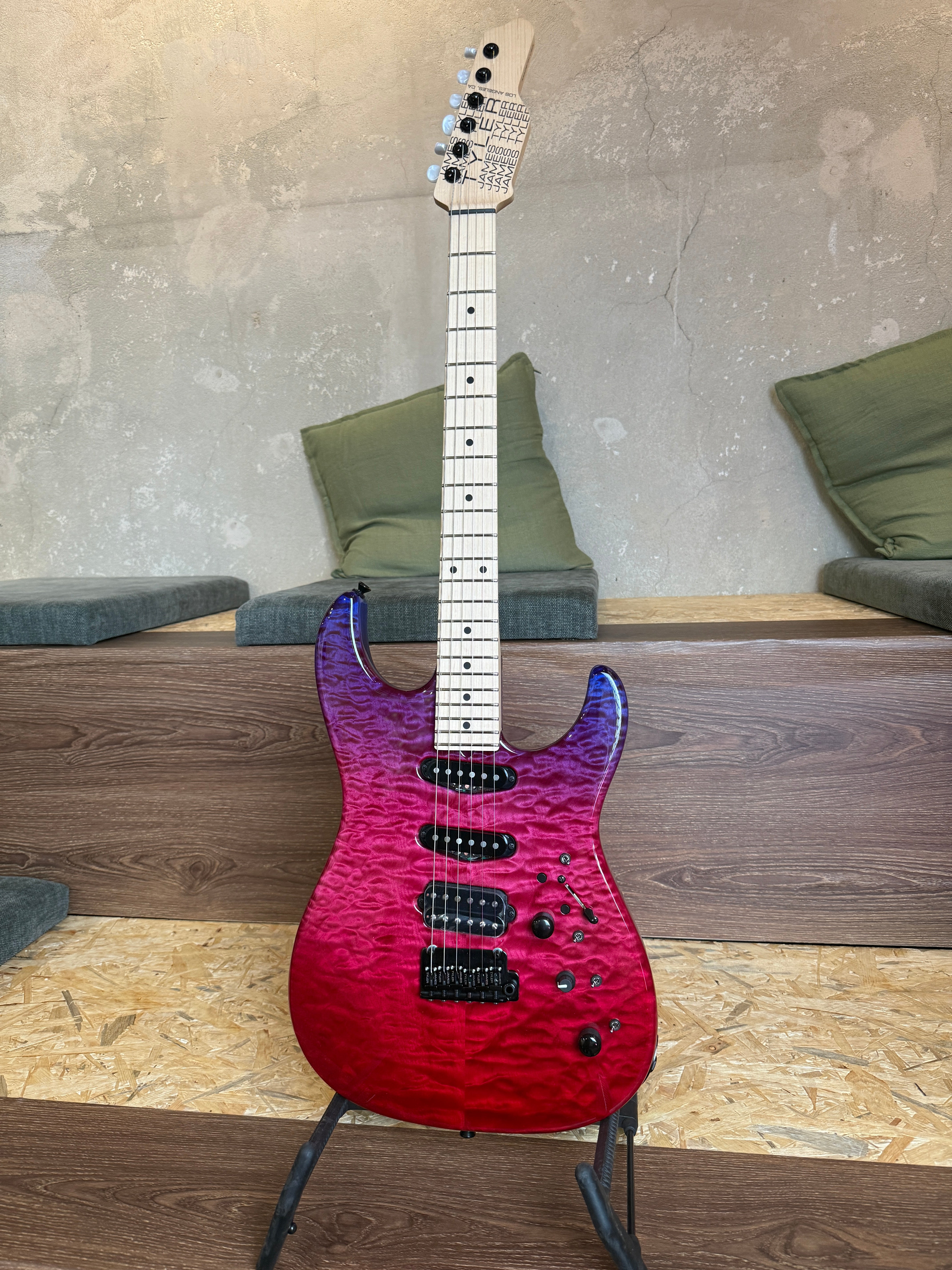 James Tyler Studio Elite Transparent Jimburst Quilted Maple Top