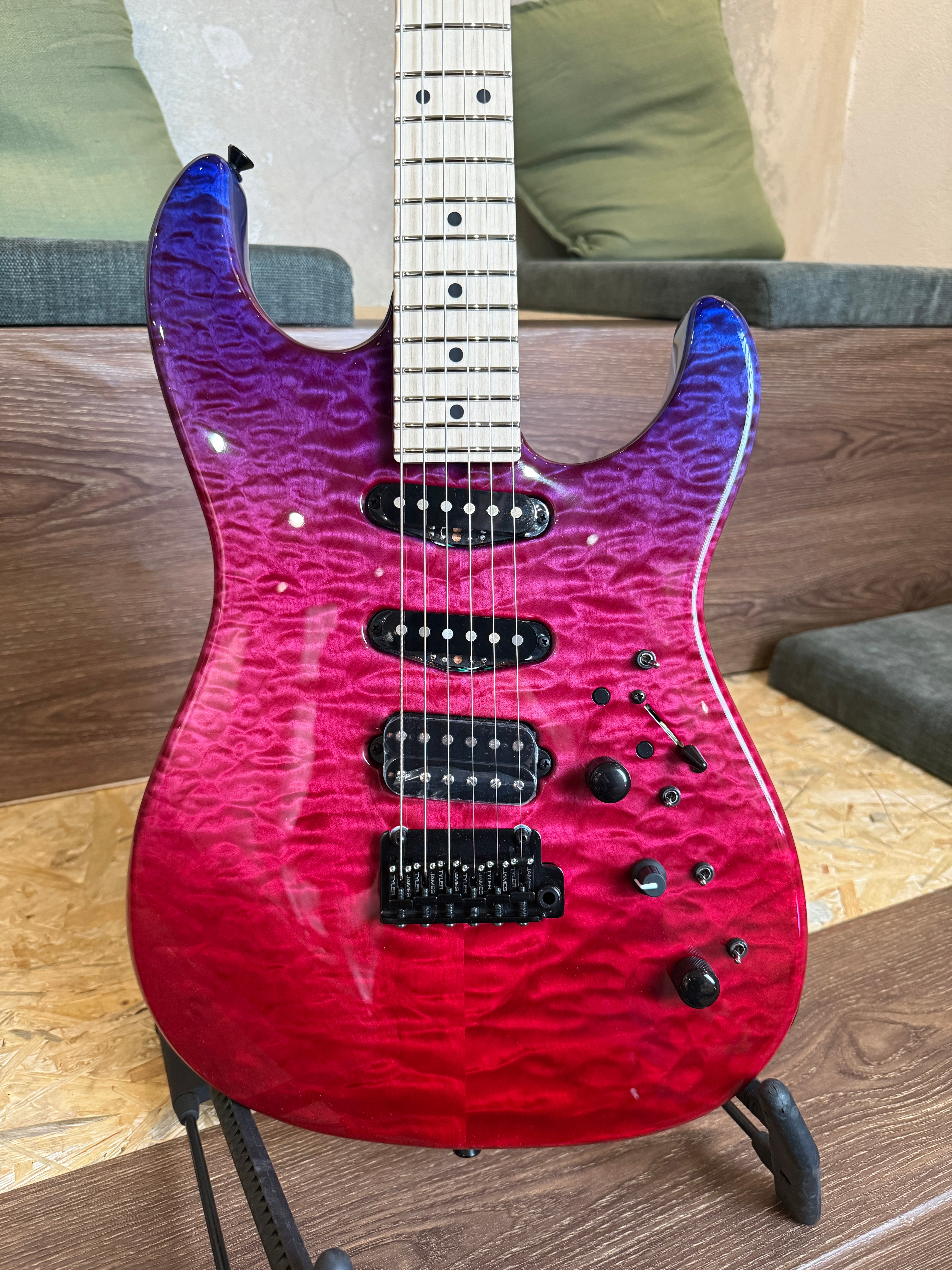 James Tyler Studio Elite Transparent Jimburst Quilted Maple Top