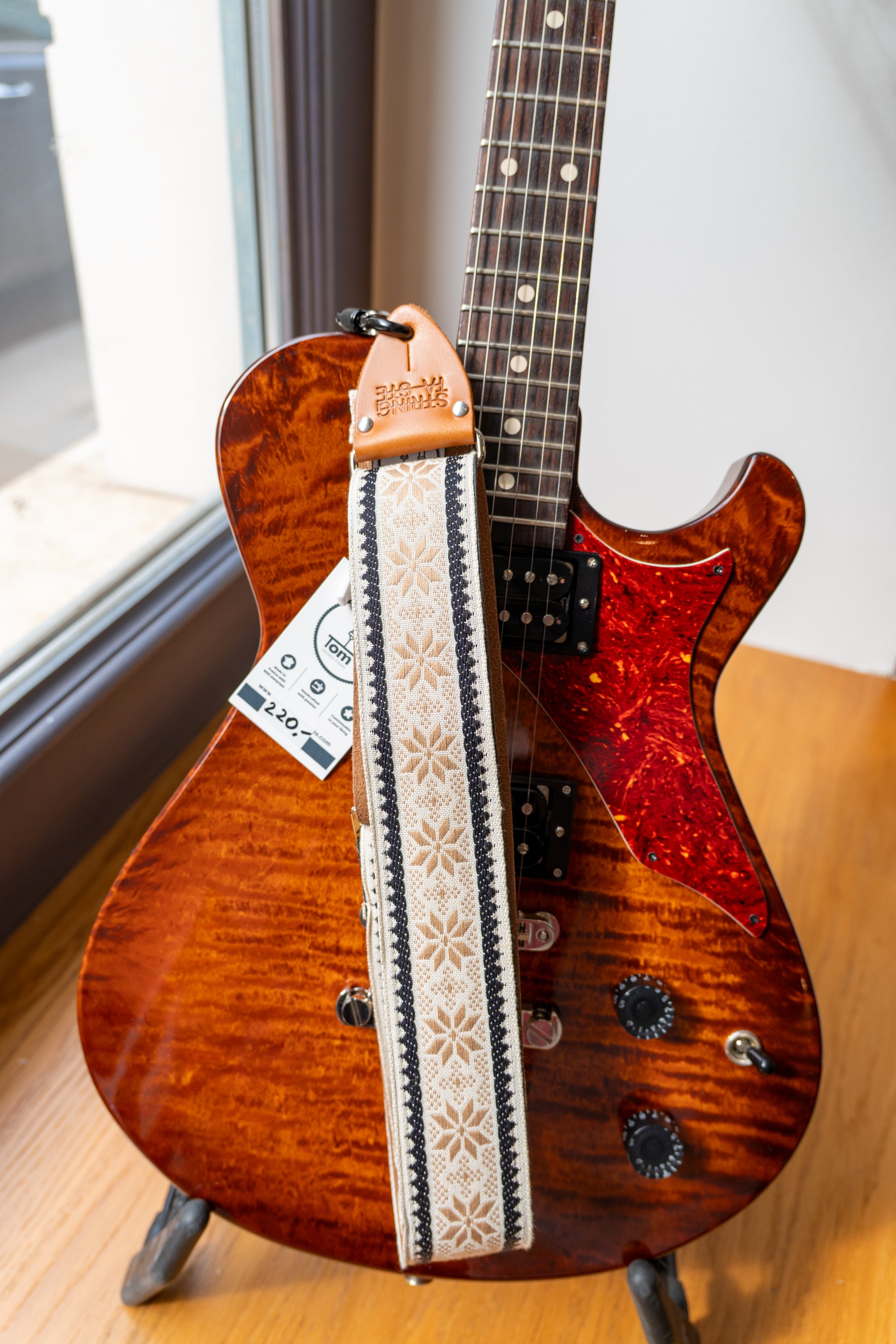 Tom's Vintage Straps - Beige 'Poinsettia' Gitarren-/Bass-Hippie-Gurt