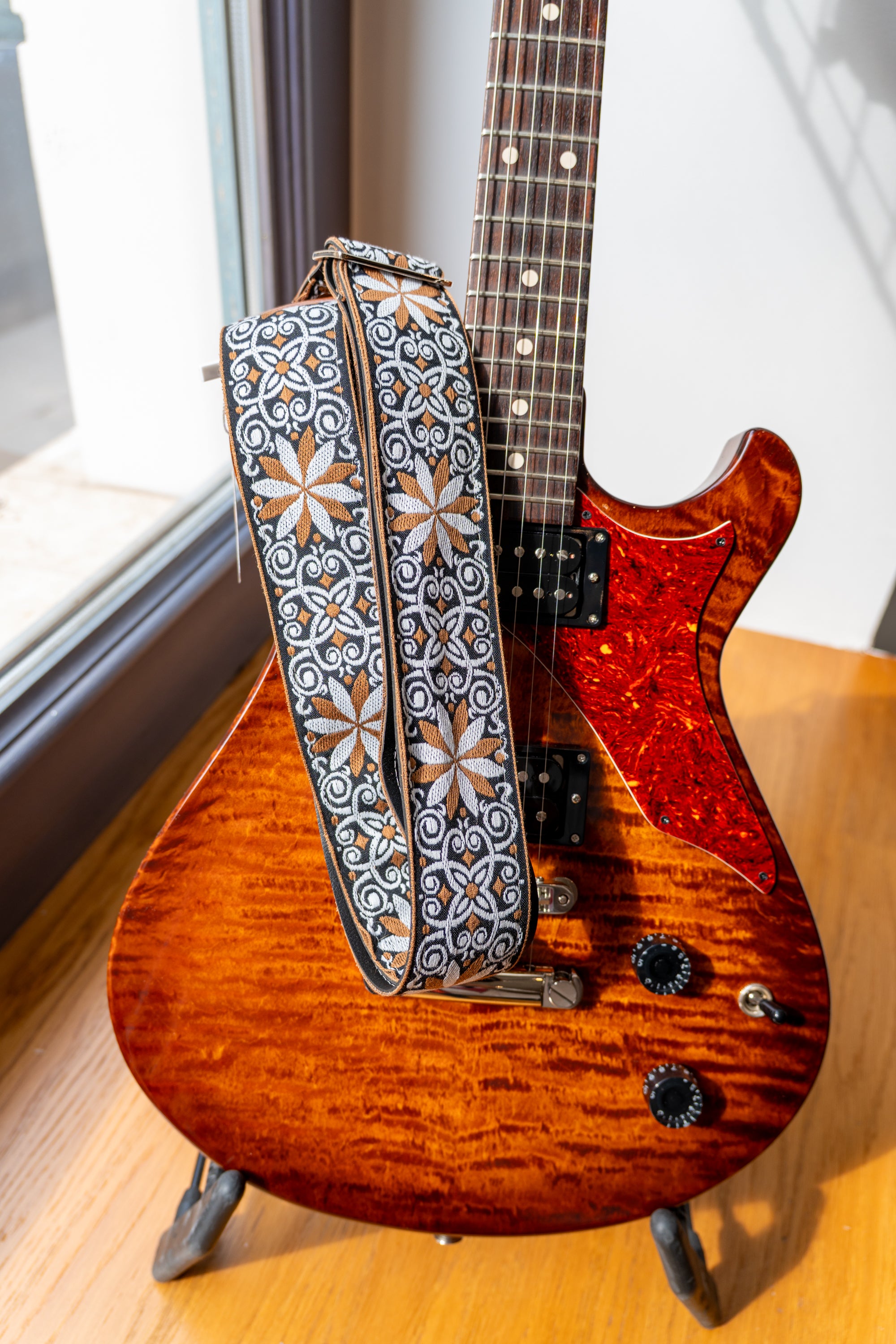 Tom's Vintage Straps - Brown 'Dresden' Guitar/Bass Hippie Strap