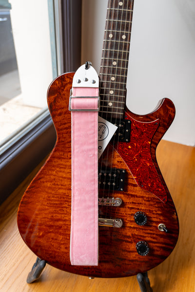 Tom's Vintage Straps - 'Pink Velvet' Gitarren-/Bass-Hippie-Gurt