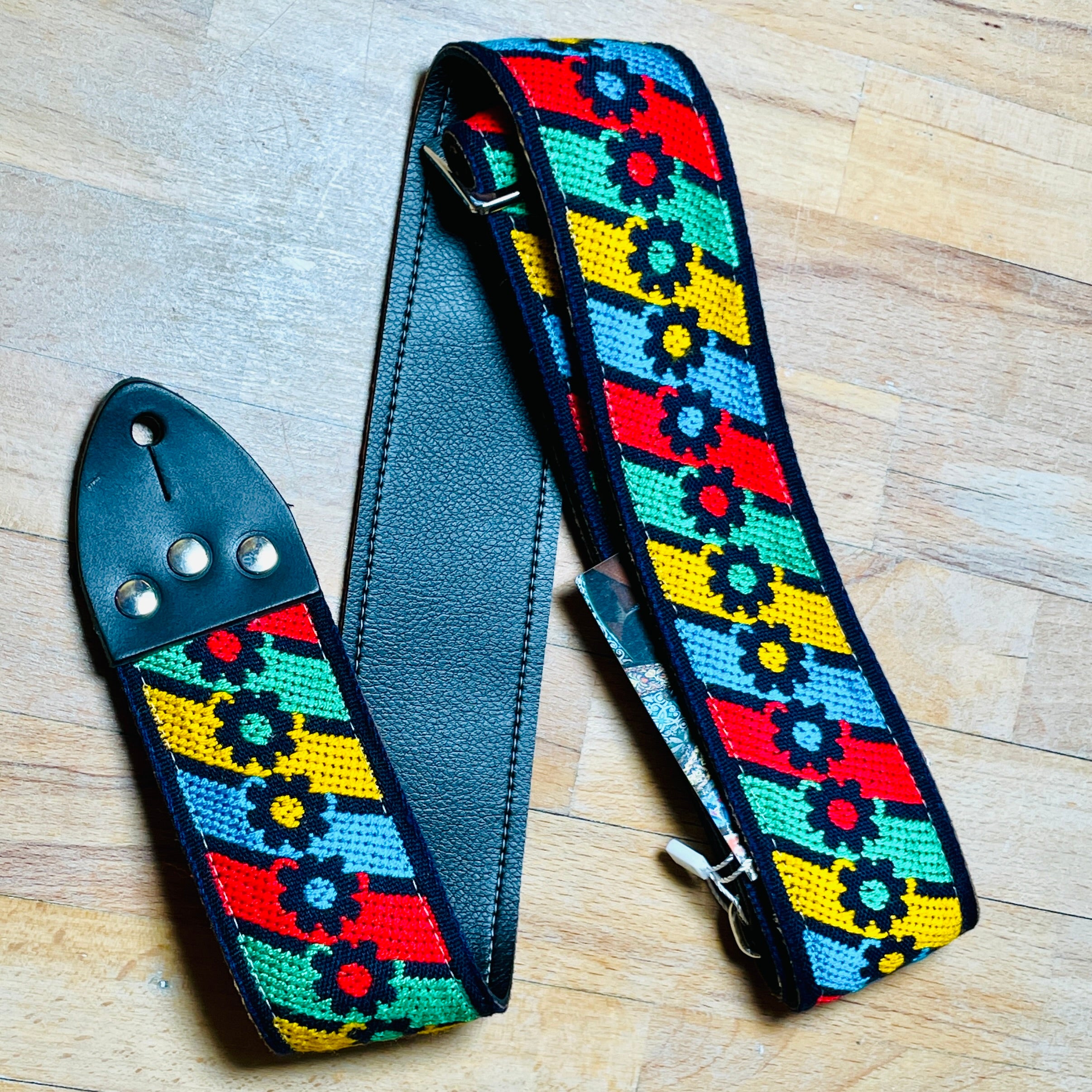 Toms vintage straps on sale