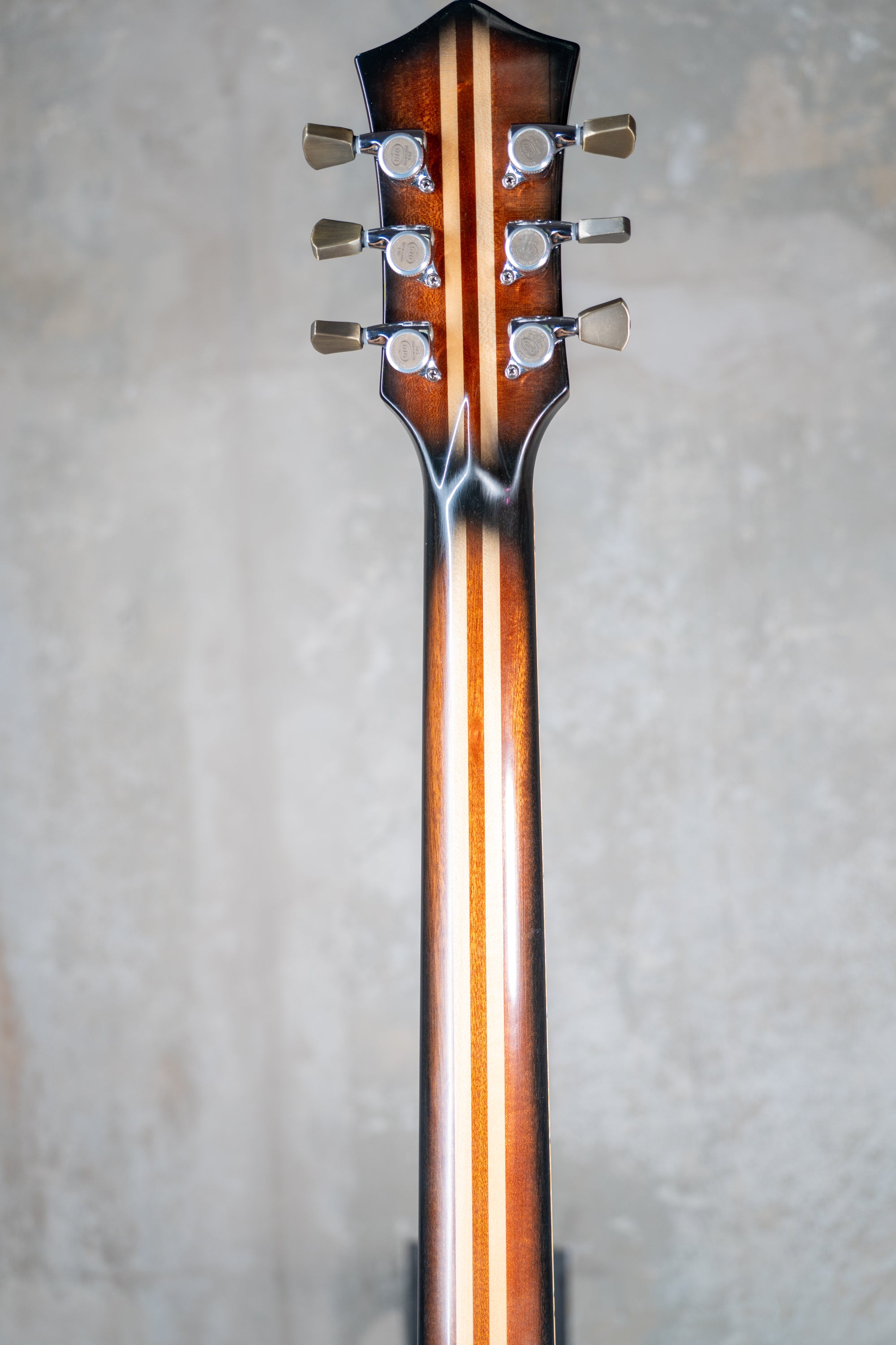 Valiant Smith Flamed Green Burst - single-cut electric guitar