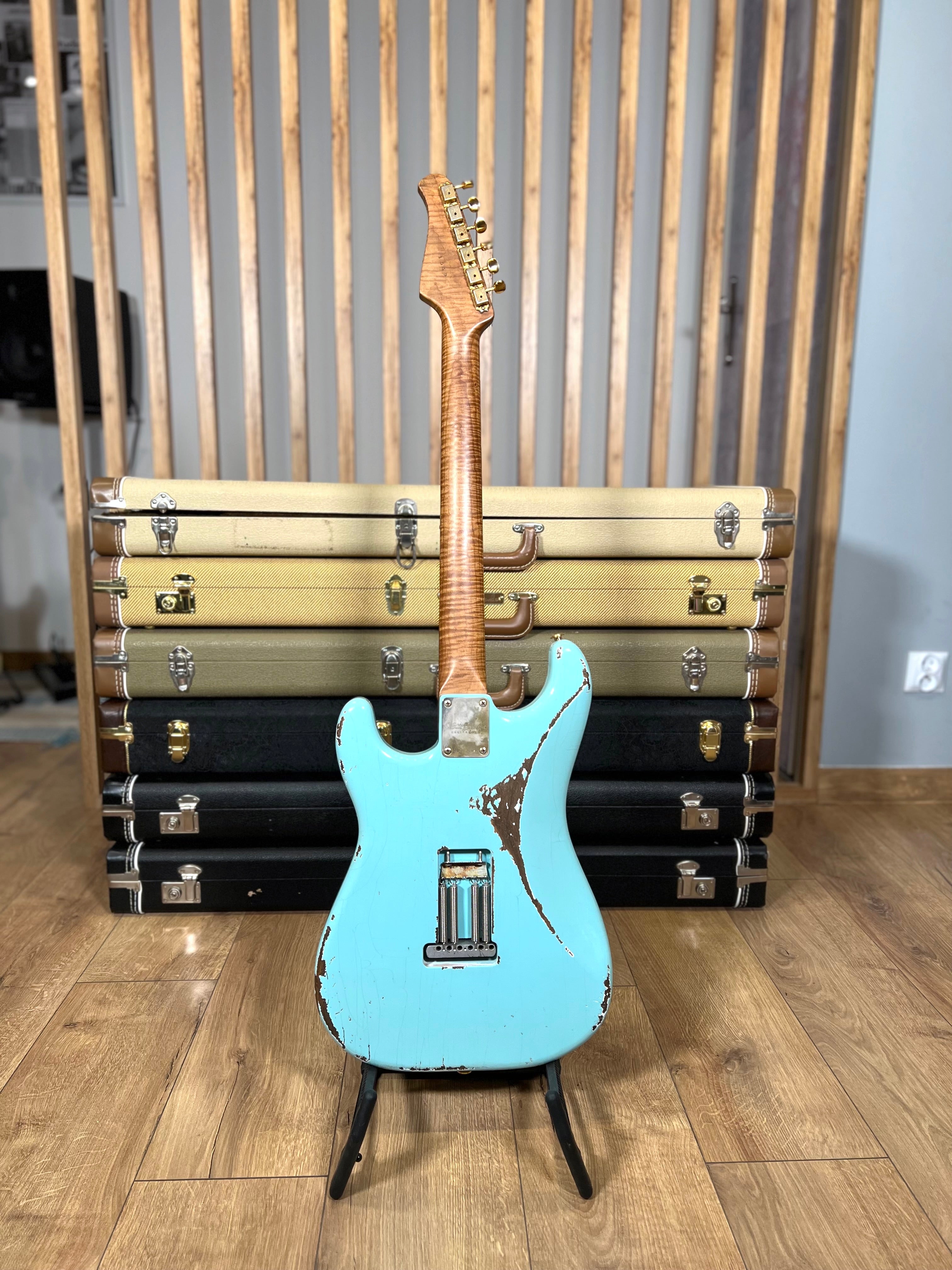 Xotic XSC-2 Daphne Blue Heavy Aged, Mastergrade maple – String Taste