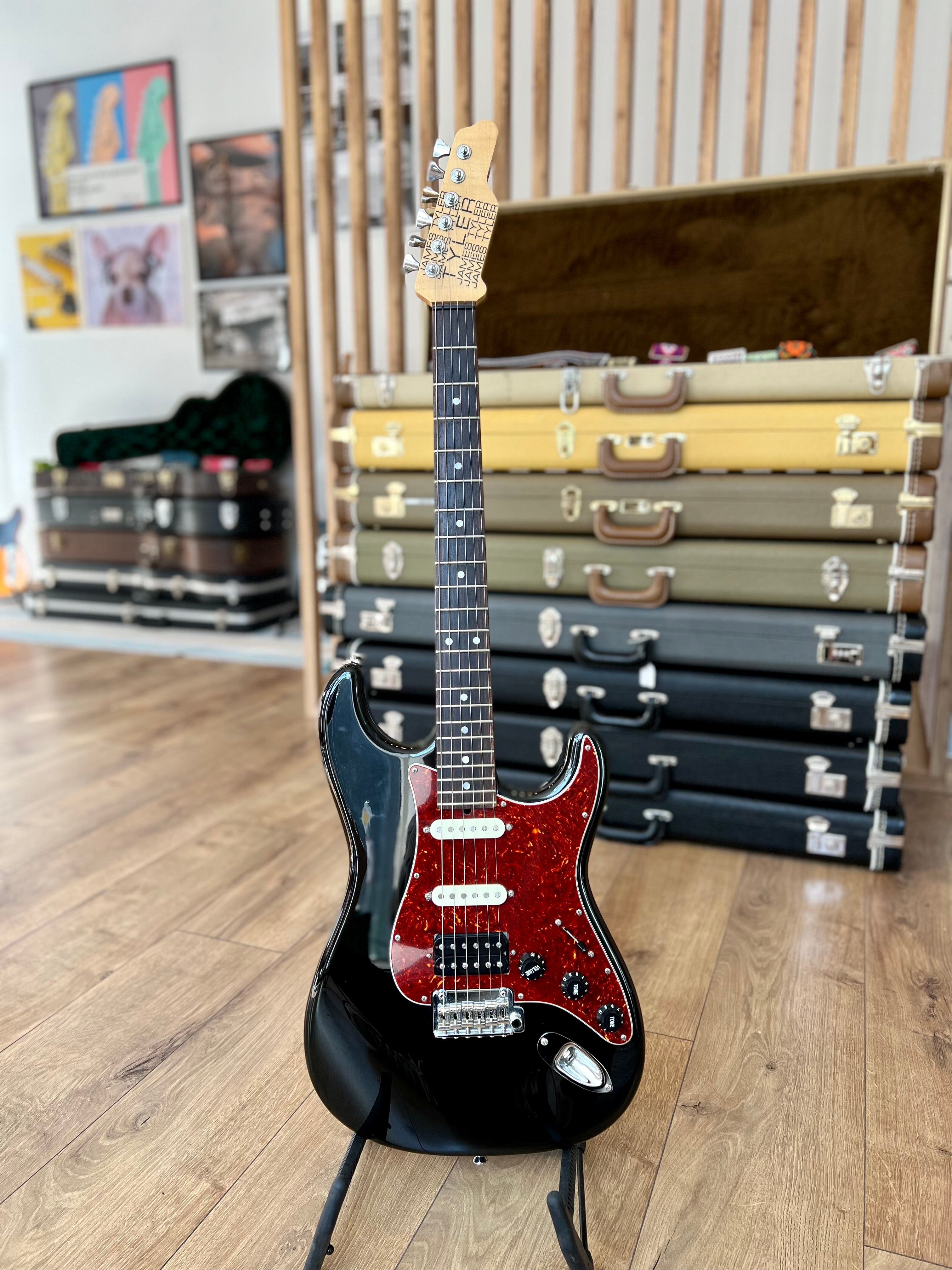 James Tyler Japan Landau Black Classic – String Taste