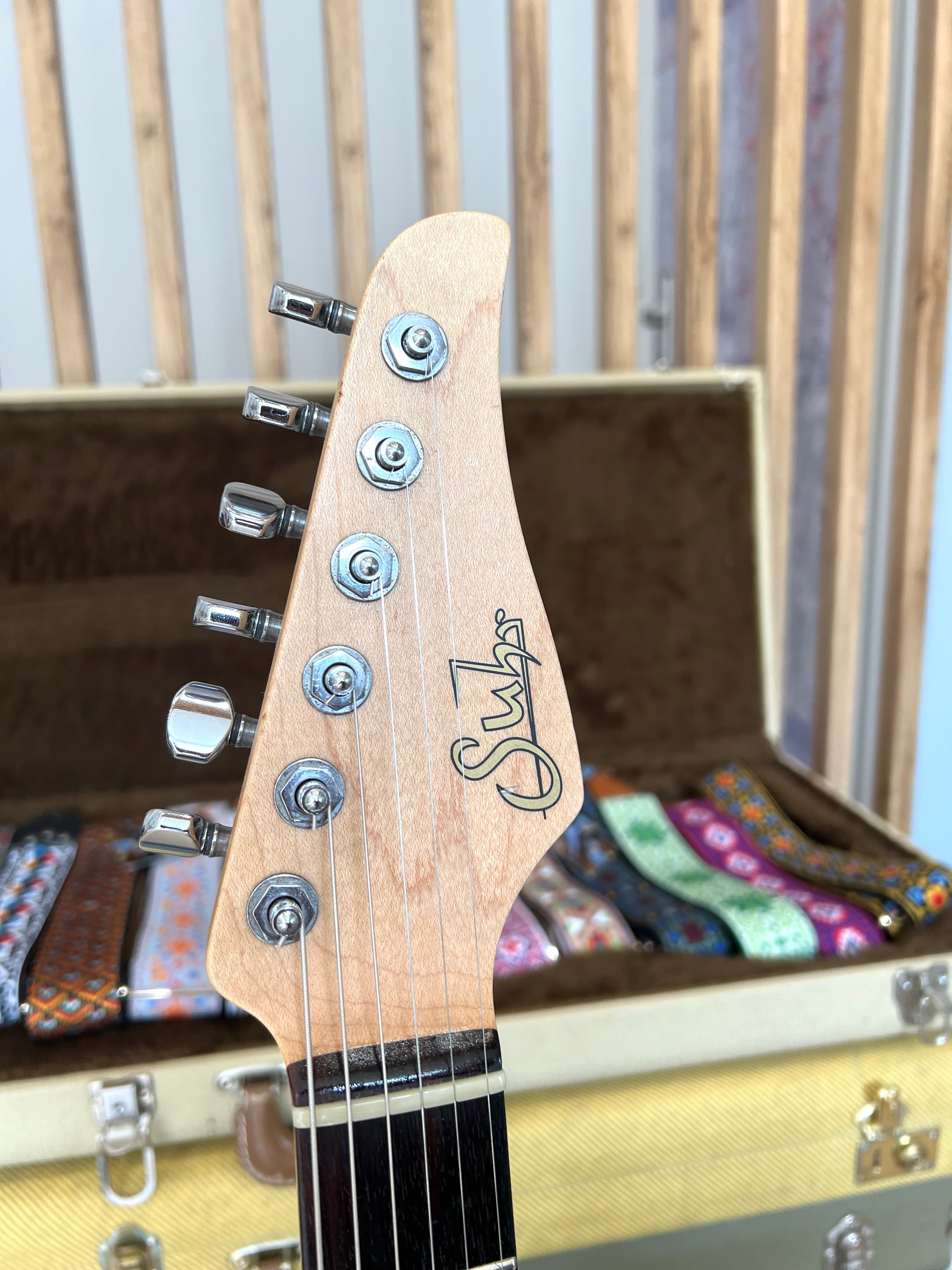 Suhr standard pro 2015年製 Suhr Standard Pro (Bahama Blue)|ドルフィンギターズ